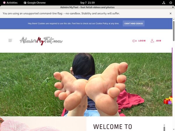 Nude Admire My Feet